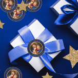 Religieus Blauw & Gouden Madonna & Kind Kerstmis Ronde Sticker<br><div class="desc">Voeg dit vakantieseizoen een elegante touch toe aan uw kerstkaarten met deze stijlvolle labels stickers met kerstcadeaus met een prachtig schilderij met de Madonna en het kind van Giovanni Battista di Salvi in een middernachtblauw en goudkleurig palet met faux glitter. Het ontwerp bevat ook een eenvoudige boodschap van "Vrolijk kerstfeest"...</div>