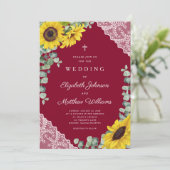 Religieuze Cross Burgundy Lace Sunflower Wedding Kaart (Staand voorkant)