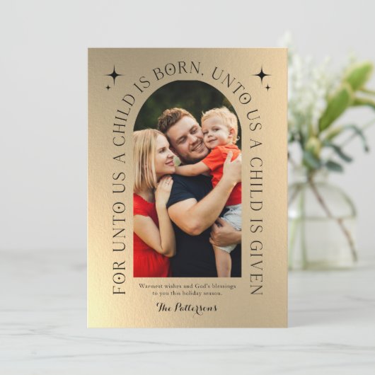 Religieuze kerstfamilie foto minimalistisch feestdagenkaart (Staand voorkant)