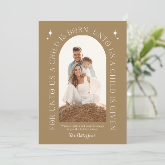 Religieuze kerstfamilie foto minimalistisch goud feestdagenkaart (Staand voorkant)