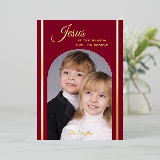 Religieuze kerstfoto Jezus Bourgondië Goud Folie Uitnodiging (Staand Voorkant)