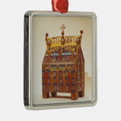 Reliquaire borst, 12e tot 13e eeuw metalen ornament (Rechts)