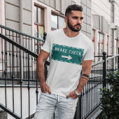 Remcontrole verkeersbord met pijl t-shirt