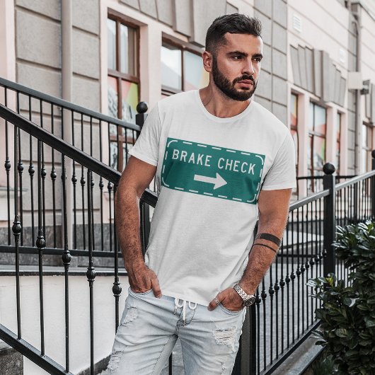 Remcontrole verkeersbord met pijl t-shirt