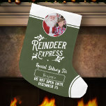 Rendier Express van Santa Naam & Foto Groen Grote Kerstsok<br><div class="desc">Voeg een bijzondere magische touch toe aan het cadeau van uw kleintje van de Kerstman met een aangepaste groene en witte vakantiekous van rendier express! Dit gepersonaliseerde kerstontwerp biedt ook de mogelijkheid om de naam van uw kind en een foto toe te voegen.</div>