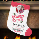 Rendier Express van Santa Naam & Foto Grote Kerstsok<br><div class="desc">Voeg een bijzondere magische touch toe aan het cadeau van uw kleintje van de Kerstman met een aangepaste rode,  groene en witte vakantiekous van rendier express! Dit gepersonaliseerde kerstontwerp biedt ook de mogelijkheid om de naam van uw kind en een foto toe te voegen.</div>