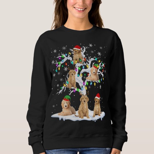 Rendier Santa ELF Goldendoodle Op Kerstboom Trui (Voorkant)