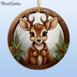 Rendieren, Herten, Antlers, Fawn, Doe Rustiek 🦌🎄 Keramisch Ornament<br><div class="desc">Dit rendierkerstornament heeft een rond, bruin houten lijst met Xmas rode bessen en groene bladeren die het een rustieke en gezellige uitstraling geven. Binnen in het ornament, een schattig babydier, herten met gewei, in een cartoon grafische stijl, het dragen van een bruin jasje en boog stropdas, staande op de voorgrond....</div>