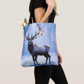 Rendieren in het magische bos tote bag (Dichtbij)
