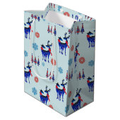 rendieren, kerstbomen en sneeuwvlokken medium cadeauzakje (Achterkant Gekanteld)
