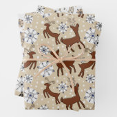 rendieren op blauw en bruin inpakpapier vel (In situ)