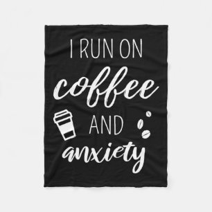 Rennen op koffie en angst - Quote over mentale gez Fleece Deken