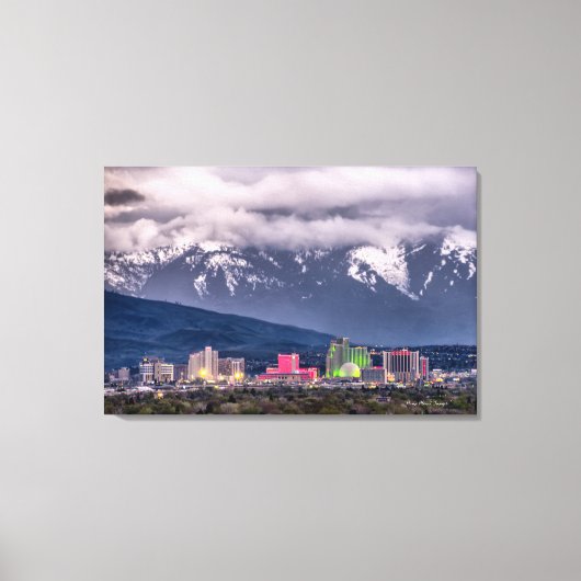 Reno Skyline op een Stormy April Evening Canvas Afdruk (Voorkant)