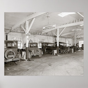 Reparatiebedrijf van een autodealer, 1926. Oude fo Poster