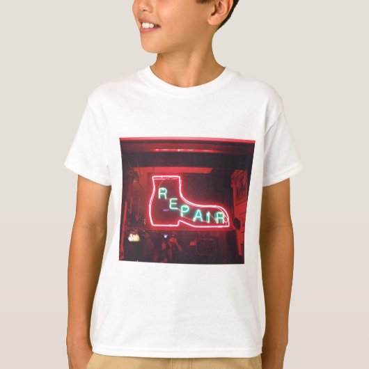 Repareer Neon Sign NYC T-shirt (Voorkant)
