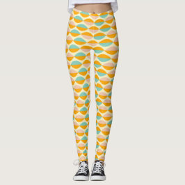 Repeating geometric pattern in beige background leggings