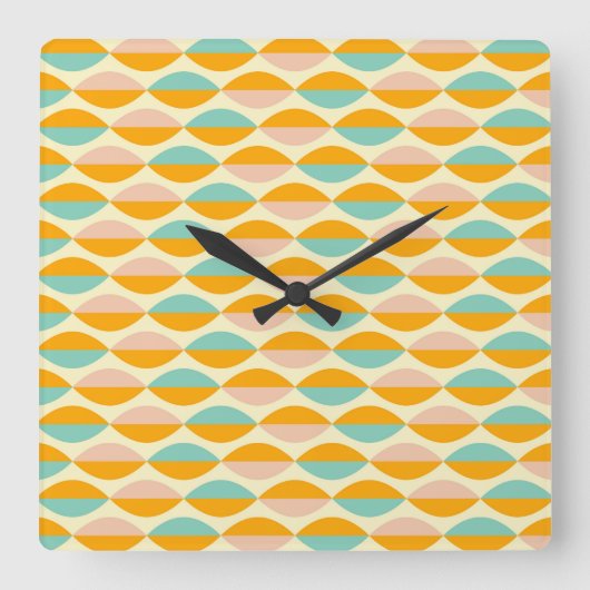 Repeating geometric pattern in beige background vierkante klok (Voorkant)