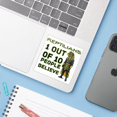 Reptielachtige Yikes feit Sticker (Laptop met iPhone)