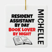 Resident Assistent houdt van lezen CUSTOM Keramisch Ornament (Achterkant)