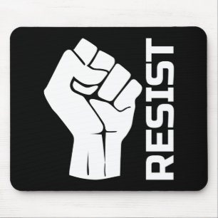 Resist met vuist - in wit 0002 muismat