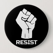 Resist met vuist - in wit ronde button 4,0 cm (Voorkant)