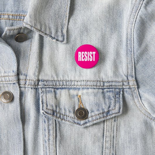 "RESIST" RONDE BUTTON 3,2 CM (In situ)