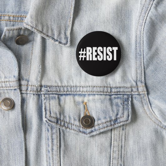 #RESIST RONDE BUTTON 5,7 CM (In situ)