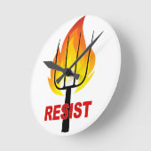 Resist Torch en Pitchfork Ronde Klok (Hoek)
