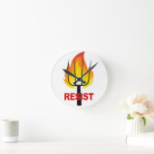 Resist Torch en Pitchfork Ronde Klok (Huis)