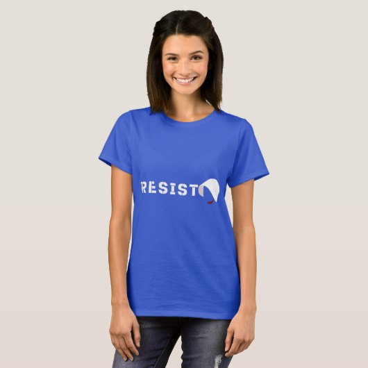 ✊ RESIST voor vrouwenrechten: een krachtige verkla T-shirt (Voorkant volledig)