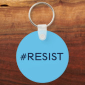 #Resist, zwarte tekst op sky blue sleutelhanger (Voorkant)
