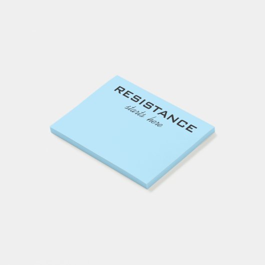 Resistentie begint hier zwarte tekst op lichtblauw post-it® notes (Schuin)
