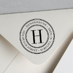 (RESIZED) Elegant Monogram Retouradres Zelfinktende Stempel<br><div class="desc">Creëer Uw Eigen Elegante Monogram Ronde Terugkeeradreszegel.</div>