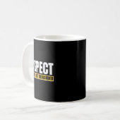 Respect wordt verdiend, niet geëist Grappige quote Koffiemok (Voorkant links)