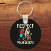 Respect Your Elders Gaming Clic Sleutelhanger (Voorkant)