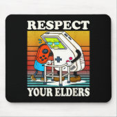 Respect Your Elders Gaming Control 80s Retro Funny Muismat (Voorkant)