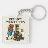 Respect Your Elders Gaming Control Retro Funny Sleutelhanger (Achterkant)