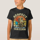 Respect Your Elders Retro Gaming Funny Controller  T-shirt (Voorkant)