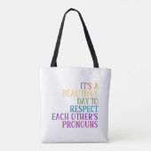 Respecteer elkaars voornaamwoorden regenboog vlag tote bag (Achterkant)
