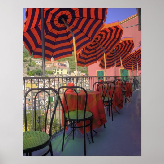 Restaurant in heuvelstadje Vernazza, Cinque Poster (Voorkant)