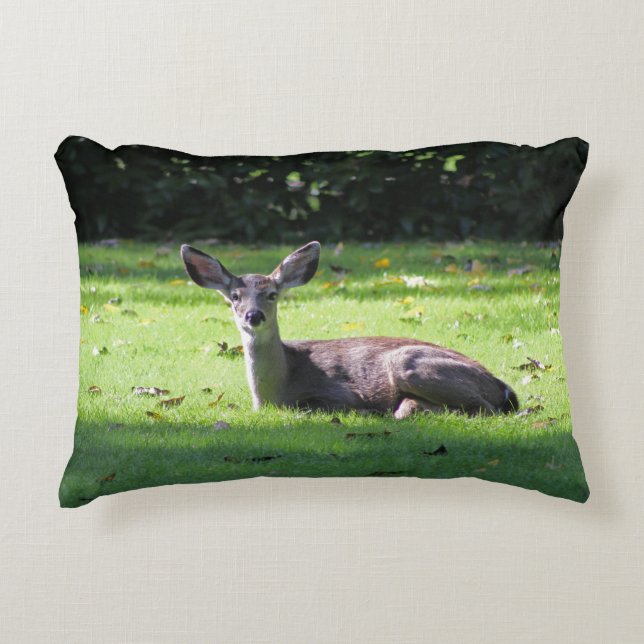 Resting Deer Accent Pillow Kussen (Voorkant)