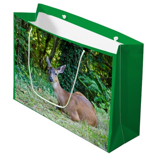 Resting Deer Gift Bag Groot Cadeauzakje (Voorkant Gekanteld)