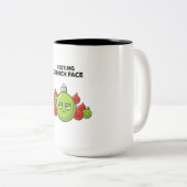 Resting Grinch Face Christmas Ornament  Tweekleurige Koffiemok (Voorkant rechts)