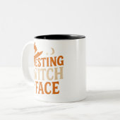 Resting heks Face Halloween Tweekleurige Koffiemok (Voorkant links)
