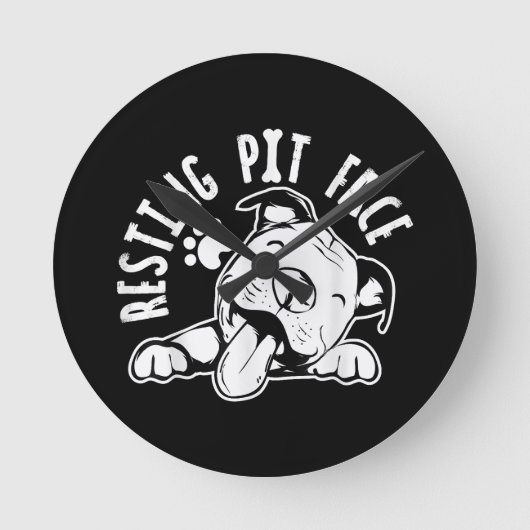 Resting Pit Face Funny Dog Pitbull Meme Ronde Klok (Voorkant)