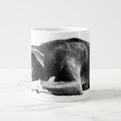 Resting Pitbull Mix Zwart-wit Mok (Voorkant)