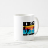 Retired 2022 Retirement Gift For Men & Women Funny Koffiemok (Voorkant rechts)