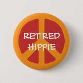 RETIRED HIPPIE: Vredessymbool, in ruste Hippie Ronde Button 5,7 Cm (Voorkant)