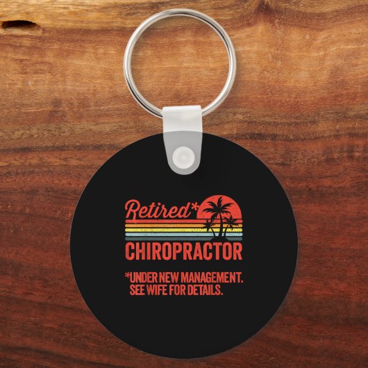 Retired Under New Management Retirement Gift Chiro Sleutelhanger (Voorkant)