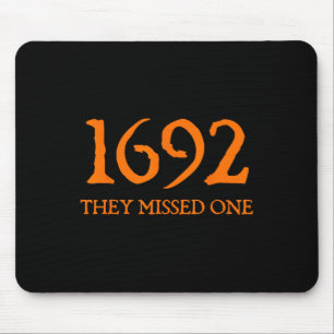 Retro 1692 Ze misten een heks Salem 1692 Hallow Muismat